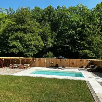 Holiday home with private pool ''Lux Banja Luka''
