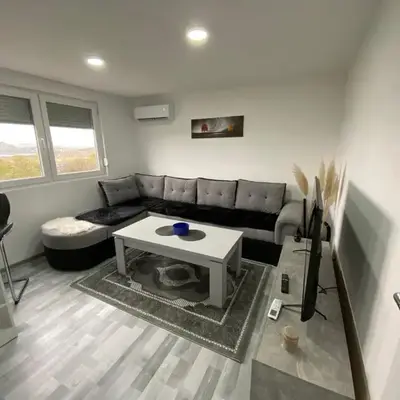 Apartment B&E