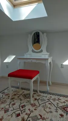 a white desk with a red bench and a mirror at Apartment XYZ Vlašić in Vlasic