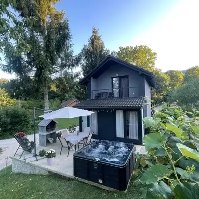 Vikendica u prirodi na ranču