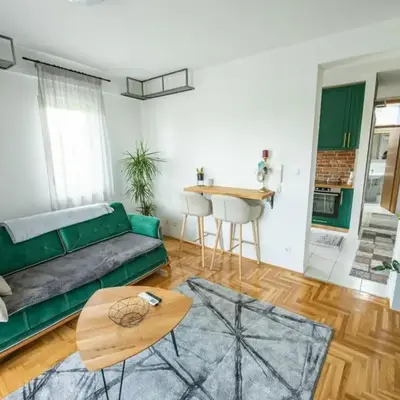 Šarmantan stan u centru grada