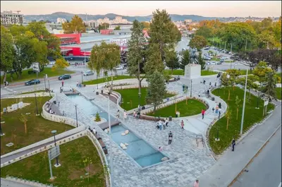 an aerial view of a park with a fountain at Apartmani Kastel 3 in Banja Luka