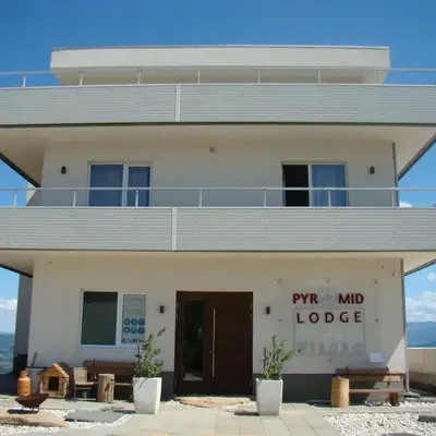 HOTEL Pyramid Lodge