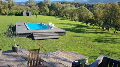 an overhead view of a backyard with a swimming pool at Una Meryland in Kulen Vakuf