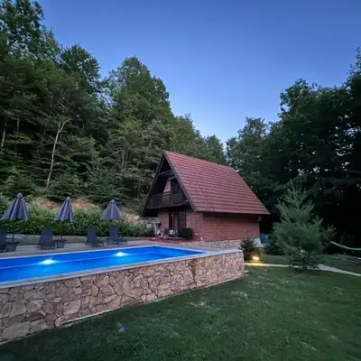 Dunja Cabin - Forest House with Pool