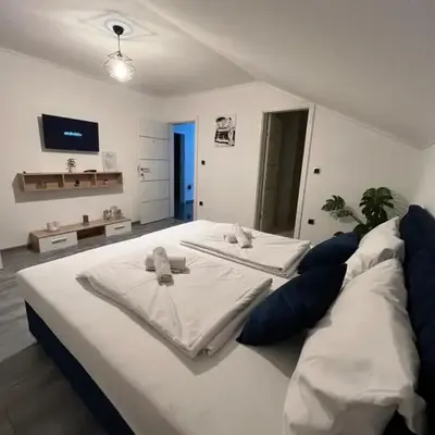 DM Rooms l