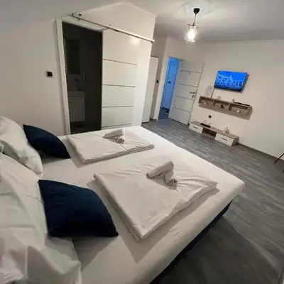 DM Rooms ll