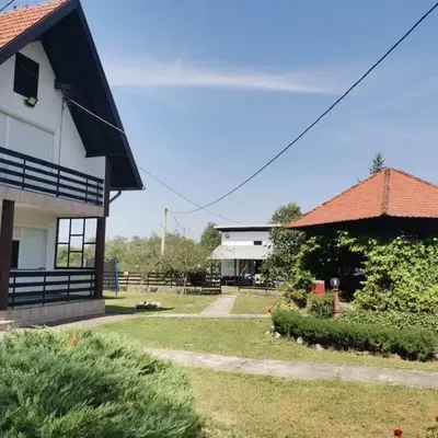 Vikendica Brvnička Oaza mir i priroda kraj Šamca