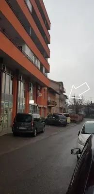 a group of cars parked in front of a building at Apartman Ananas Banja Luka centar bolnica besplatan parking in Banja Luka