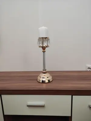 a lamp sitting on top of a wooden desk at Apartment Dajak Centar in Banja Luka