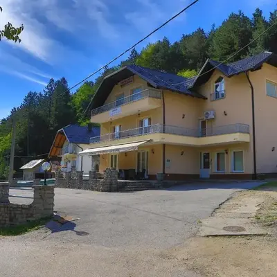Apartments Crvena Jabuka