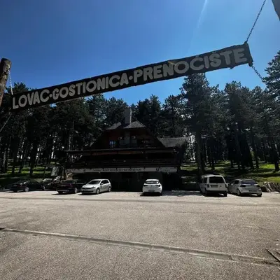 Prenoćište/Restoran Lovac