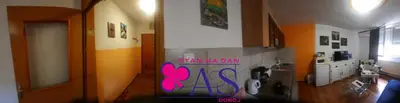 a room with a wall with graffiti on it at Stan na dan AS Doboj in Doboj