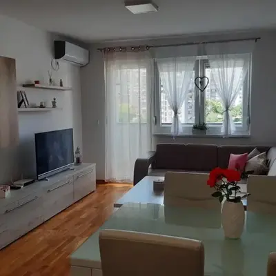 Elena apartmani