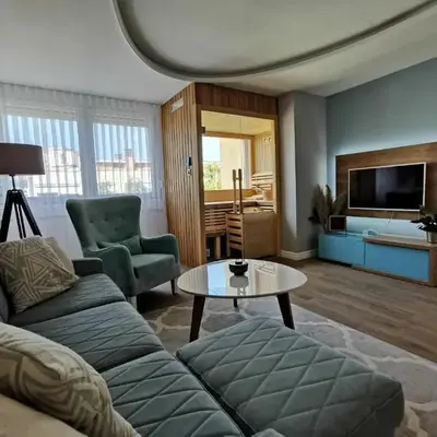Lux Apartment with Sauna & Balcony