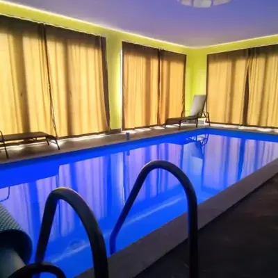 Beverly Hills SPA Pool House