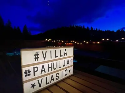 a sign that reads pala hilova vlezlez at Villa 