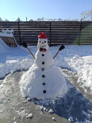 a snowman is made out of snow at Vikendica Konstantin Slatina-Banja Luka in Laktaši
